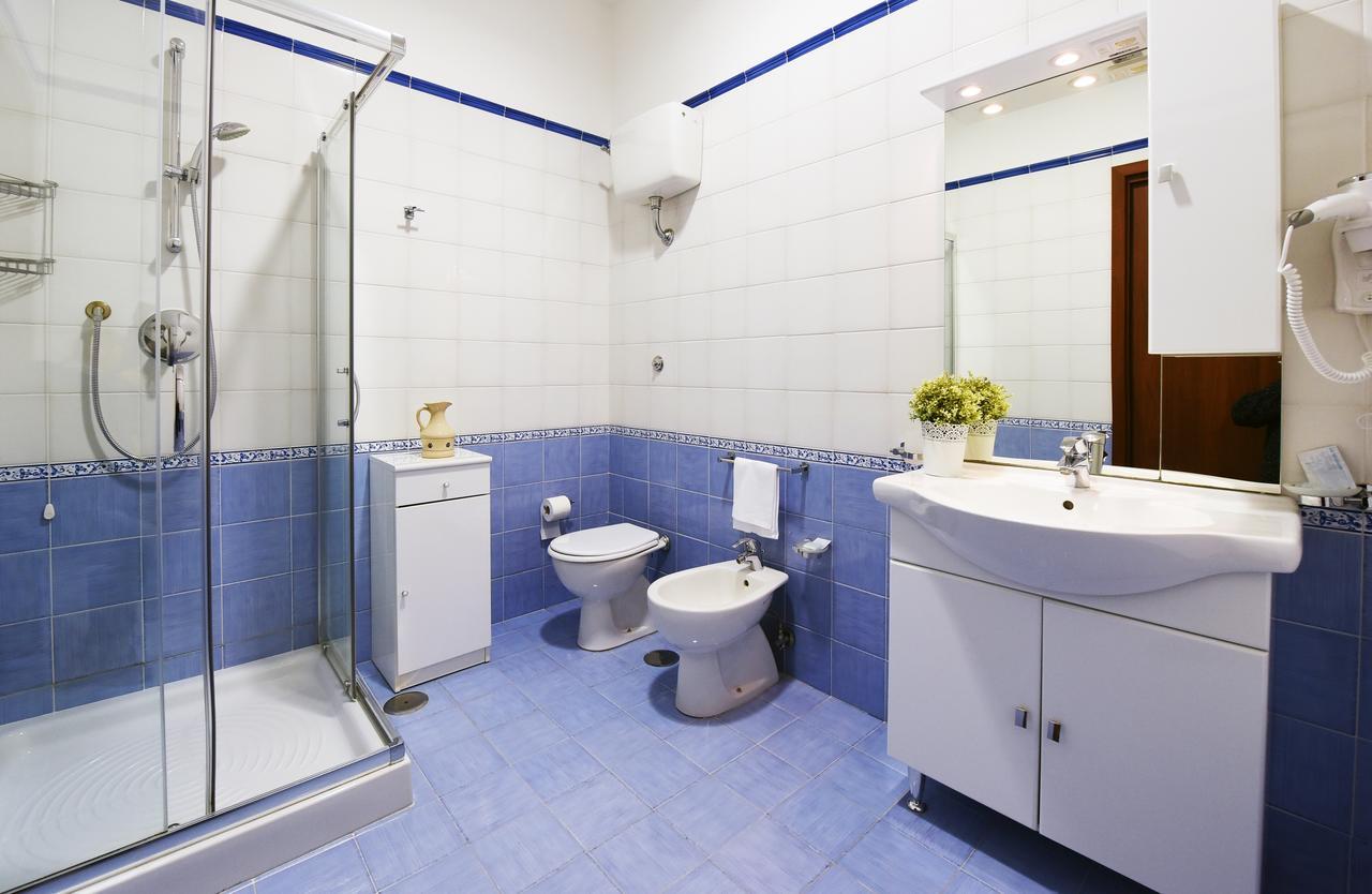 Double or Twin Room with Sea View