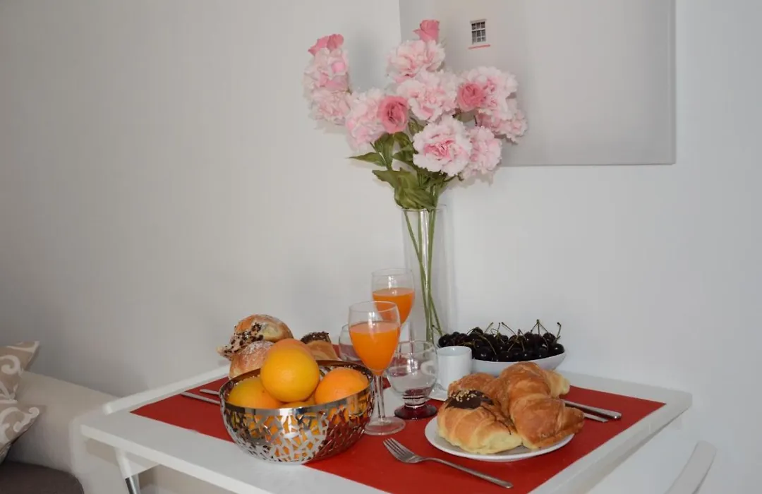 Luna Chiara Home-1